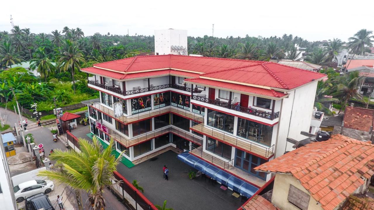 Cozy Sea View Inn Хиккадува Экстерьер фото